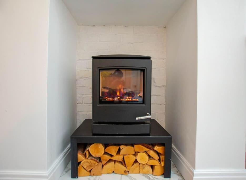 Vakantiehuis Sophisticated With Beautiful & Large Garden Cardiff