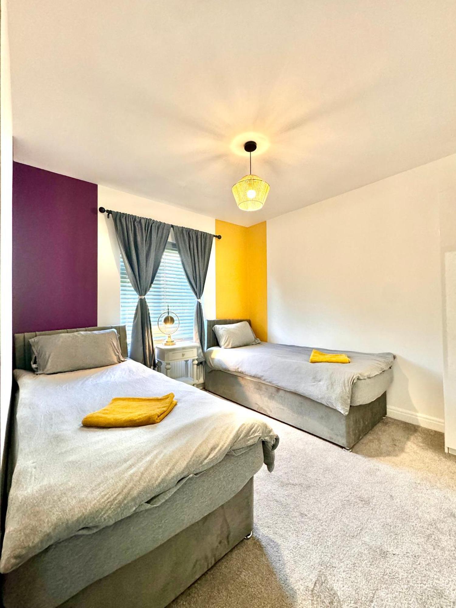 Sophisticated With Beautiful & Large Garden Vakantiehuis Cardiff